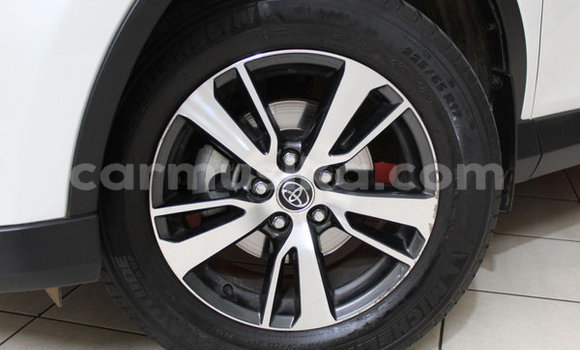 Acheter Occasion Voiture Toyota RAV4 Blanc à Beitbridge, Matabeleland South Acheter Occasion Voiture Toyota RAV4 Blanc à Beitbridge, Matabeleland South