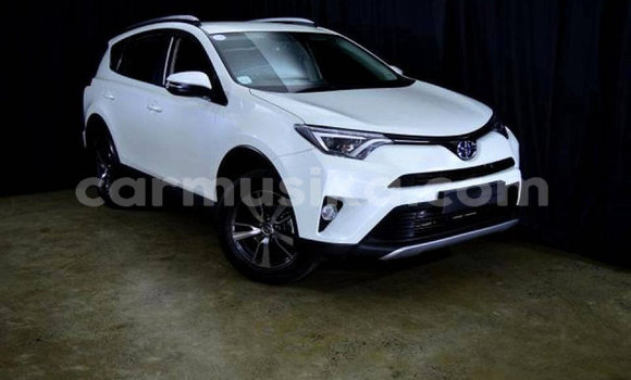 Nunua Ilio tumika Toyota RAV4 Nyeupe Gari ndani ya Beitbridge nchini Matabeleland Kusini Nunua Ilio tumika Toyota RAV4 Nyeupe Gari ndani ya Beitbridge nchini Matabeleland Kusini