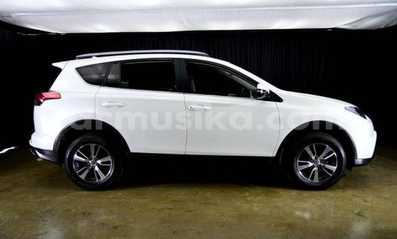 Nunua Ilio tumika Toyota RAV4 Nyeupe Gari ndani ya Beitbridge nchini Matabeleland Kusini Nunua Ilio tumika Toyota RAV4 Nyeupe Gari ndani ya Beitbridge nchini Matabeleland Kusini