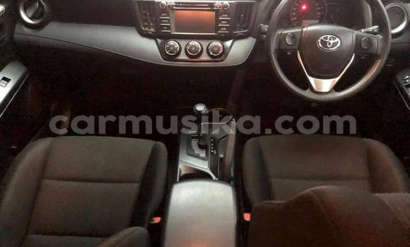 Nunua Ilio tumika Toyota RAV4 Nyeupe Gari ndani ya Beitbridge nchini Matabeleland Kusini Nunua Ilio tumika Toyota RAV4 Nyeupe Gari ndani ya Beitbridge nchini Matabeleland Kusini