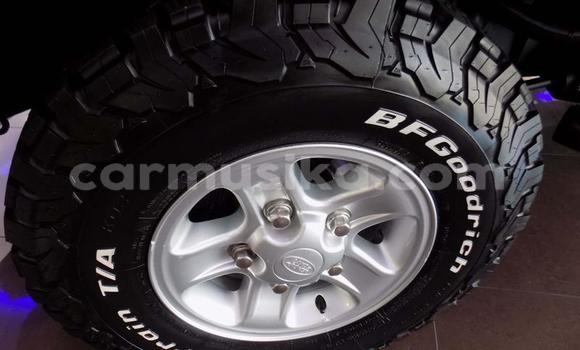 Buy Used Land Rover Defender White Car in Beitbridge in Matabeleland South Buy Used Land Rover Defender White Car in Beitbridge in Matabeleland South