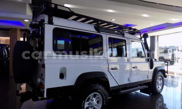 Buy Used Land Rover Defender White Car in Beitbridge in Matabeleland South Buy Used Land Rover Defender White Car in Beitbridge in Matabeleland South