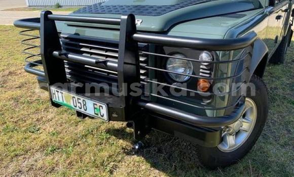 Buy Used Land Rover Defender Green Car in Beitbridge in Matabeleland South Buy Used Land Rover Defender Green Car in Beitbridge in Matabeleland South