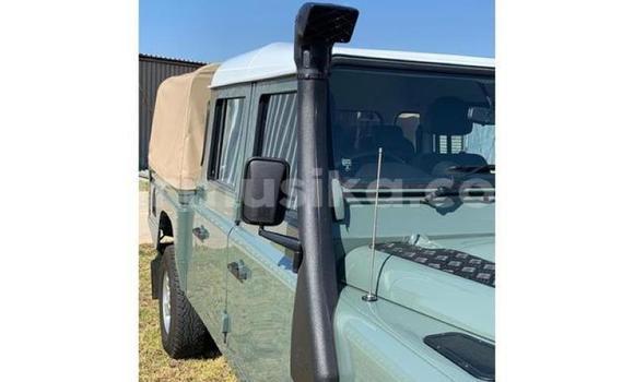 Buy Used Land Rover Defender Green Car in Beitbridge in Matabeleland South Buy Used Land Rover Defender Green Car in Beitbridge in Matabeleland South