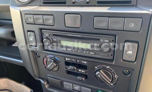 Buy Used Land Rover Defender Green Car in Beitbridge in Matabeleland South Buy Used Land Rover Defender Green Car in Beitbridge in Matabeleland South