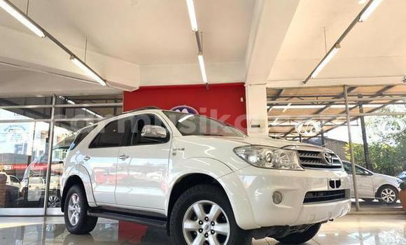 Buy Used Toyota Fortuner White Car in Beitbridge in Matabeleland South Buy Used Toyota Fortuner White Car in Beitbridge in Matabeleland South