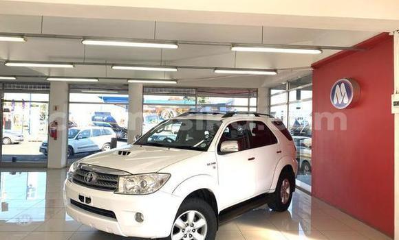 Buy Used Toyota Fortuner White Car in Beitbridge in Matabeleland South Buy Used Toyota Fortuner White Car in Beitbridge in Matabeleland South