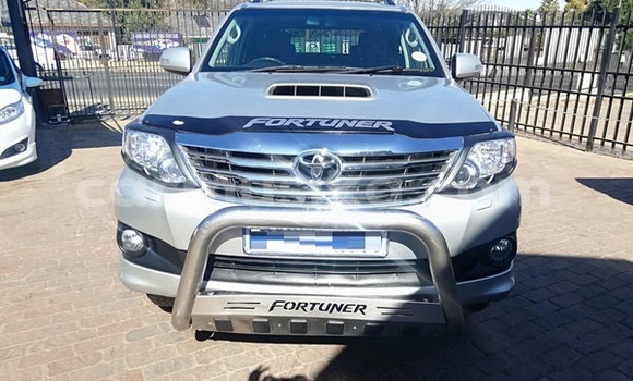 Nunua Ilio tumika Toyota Fortuner Fedha Gari ndani ya Beitbridge nchini Matabeleland Kusini Nunua Ilio tumika Toyota Fortuner Fedha Gari ndani ya Beitbridge nchini Matabeleland Kusini