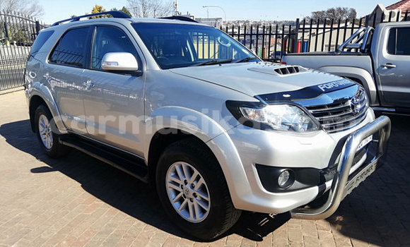 Nunua Ilio tumika Toyota Fortuner Fedha Gari ndani ya Beitbridge nchini Matabeleland Kusini Nunua Ilio tumika Toyota Fortuner Fedha Gari ndani ya Beitbridge nchini Matabeleland Kusini