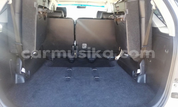 Nunua Ilio tumika Toyota Fortuner Fedha Gari ndani ya Beitbridge nchini Matabeleland Kusini Nunua Ilio tumika Toyota Fortuner Fedha Gari ndani ya Beitbridge nchini Matabeleland Kusini