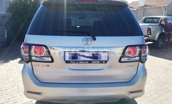 Nunua Ilio tumika Toyota Fortuner Fedha Gari ndani ya Beitbridge nchini Matabeleland Kusini Nunua Ilio tumika Toyota Fortuner Fedha Gari ndani ya Beitbridge nchini Matabeleland Kusini