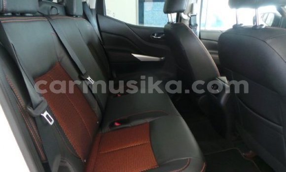 Nunua Ilio tumika Nissan Navara Nyeupe Gari ndani ya Beitbridge nchini Matabeleland Kusini Nunua Ilio tumika Nissan Navara Nyeupe Gari ndani ya Beitbridge nchini Matabeleland Kusini