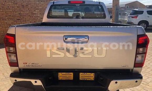 Buy Used Isuzu KB Silver Car in Beitbridge in Matabeleland South Buy Used Isuzu KB Silver Car in Beitbridge in Matabeleland South