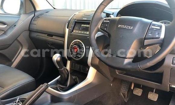 Buy Used Isuzu KB Silver Car in Beitbridge in Matabeleland South Buy Used Isuzu KB Silver Car in Beitbridge in Matabeleland South