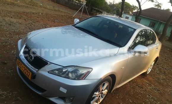 Nunua Ilio tumika Lexus IS Fedha Gari ndani ya Harare nchini Harare