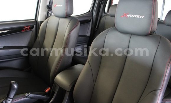 Buy Used Isuzu KB White Car in Beitbridge in Matabeleland South Buy Used Isuzu KB White Car in Beitbridge in Matabeleland South