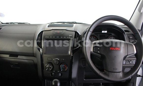 Buy Used Isuzu KB White Car in Beitbridge in Matabeleland South Buy Used Isuzu KB White Car in Beitbridge in Matabeleland South