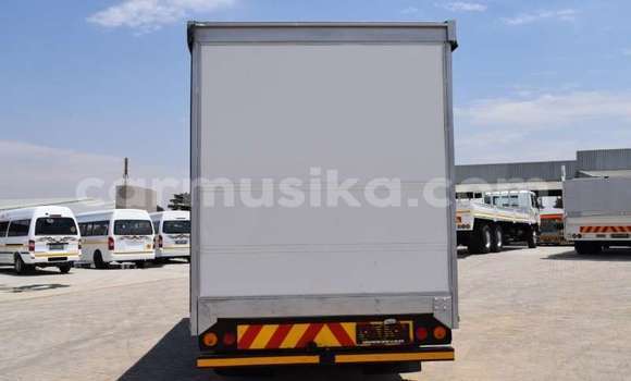 Acheter Occasion Voiture Nissan 720 Blanc à Beitbridge, Matabeleland South Acheter Occasion Voiture Nissan 720 Blanc à Beitbridge, Matabeleland South