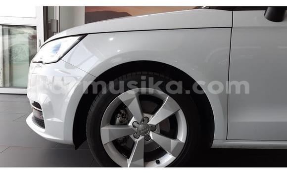 Nunua Ilio tumika Audi A1 Nyeupe Gari ndani ya Beitbridge nchini Matabeleland Kusini Nunua Ilio tumika Audi A1 Nyeupe Gari ndani ya Beitbridge nchini Matabeleland Kusini