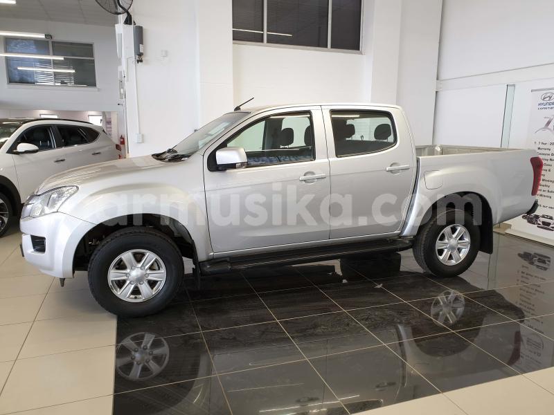 Big with watermark isuzu kb matabeleland south beitbridge 8817