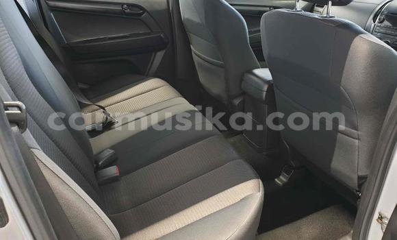 Acheter Occasion Voiture Isuzu KB Gris à Beitbridge, Matabeleland South Acheter Occasion Voiture Isuzu KB Gris à Beitbridge, Matabeleland South