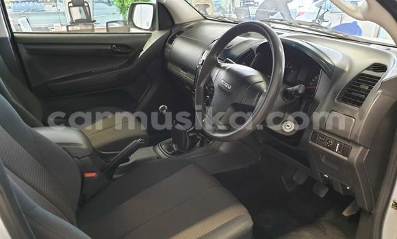 Acheter Occasion Voiture Isuzu KB Gris à Beitbridge, Matabeleland South Acheter Occasion Voiture Isuzu KB Gris à Beitbridge, Matabeleland South