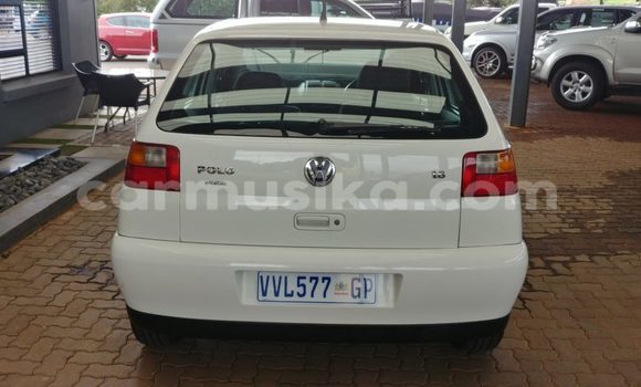 Acheter Occasion Voiture Volkswagen Polo Blanc à Beitbridge, Matabeleland South Acheter Occasion Voiture Volkswagen Polo Blanc à Beitbridge, Matabeleland South