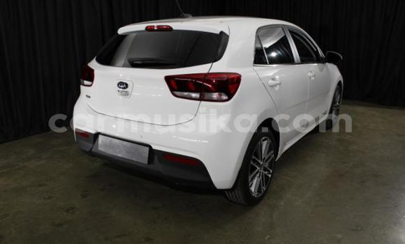 Nunua Ilio tumika Kia Rio Nyeupe Gari ndani ya Beitbridge nchini Matabeleland Kusini Nunua Ilio tumika Kia Rio Nyeupe Gari ndani ya Beitbridge nchini Matabeleland Kusini