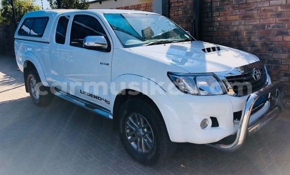 Acheter Occasion Voiture Toyota Hilux Blanc à Beitbridge, Matabeleland South Acheter Occasion Voiture Toyota Hilux Blanc à Beitbridge, Matabeleland South
