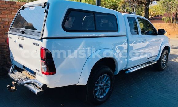 Acheter Occasion Voiture Toyota Hilux Blanc à Beitbridge, Matabeleland South Acheter Occasion Voiture Toyota Hilux Blanc à Beitbridge, Matabeleland South