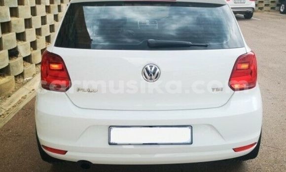 Nunua Ilio tumika Volkswagen Polo Nyeupe Gari ndani ya Beitbridge nchini Matabeleland Kusini Nunua Ilio tumika Volkswagen Polo Nyeupe Gari ndani ya Beitbridge nchini Matabeleland Kusini
