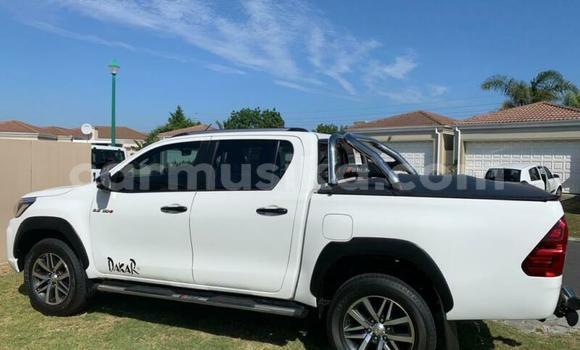 Acheter Occasion Voiture Toyota Hilux Blanc à Beitbridge, Matabeleland South Acheter Occasion Voiture Toyota Hilux Blanc à Beitbridge, Matabeleland South