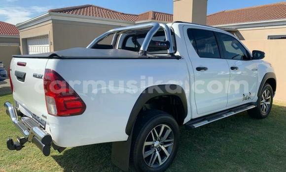 Acheter Occasion Voiture Toyota Hilux Blanc à Beitbridge, Matabeleland South Acheter Occasion Voiture Toyota Hilux Blanc à Beitbridge, Matabeleland South
