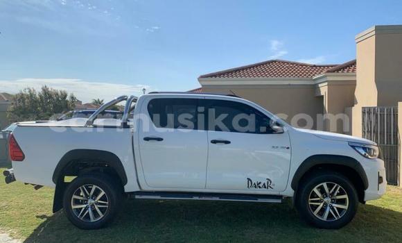 Acheter Occasion Voiture Toyota Hilux Blanc à Beitbridge, Matabeleland South Acheter Occasion Voiture Toyota Hilux Blanc à Beitbridge, Matabeleland South