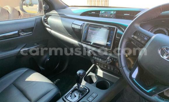 Acheter Occasion Voiture Toyota Hilux Blanc à Beitbridge, Matabeleland South Acheter Occasion Voiture Toyota Hilux Blanc à Beitbridge, Matabeleland South