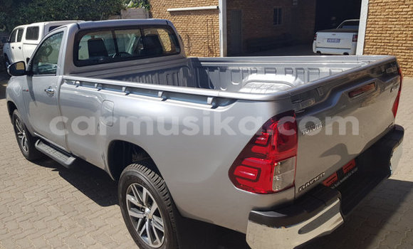 Buy Used Toyota Hilux Silver Car in Beitbridge in Matabeleland South Buy Used Toyota Hilux Silver Car in Beitbridge in Matabeleland South