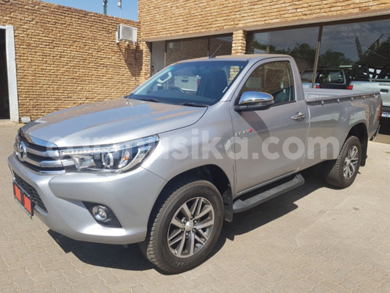 Big with watermark toyota hilux matabeleland south beitbridge 8858