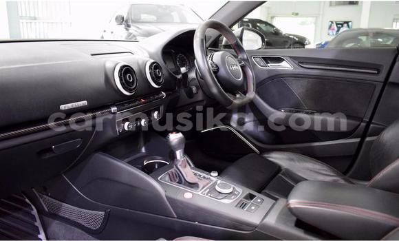 Acheter Occasion Voiture Audi RS3 Bleu à Beitbridge, Matabeleland South Acheter Occasion Voiture Audi RS3 Bleu à Beitbridge, Matabeleland South