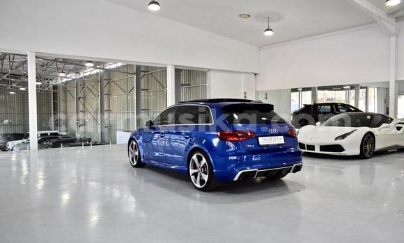 Acheter Occasion Voiture Audi RS3 Bleu à Beitbridge, Matabeleland South Acheter Occasion Voiture Audi RS3 Bleu à Beitbridge, Matabeleland South