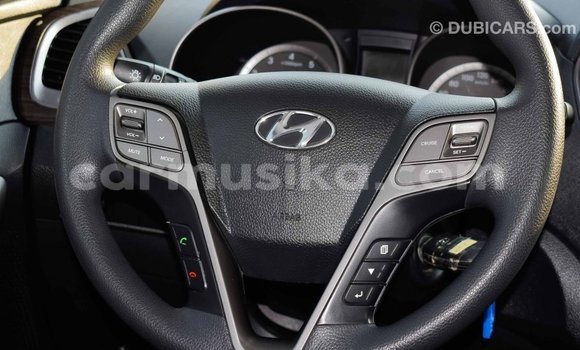Tenga Imported Hyundai Santa Fe Tsvuku Mota in Import - Dubai in Harare Tenga Imported Hyundai Santa Fe Tsvuku Mota in Import - Dubai in Harare