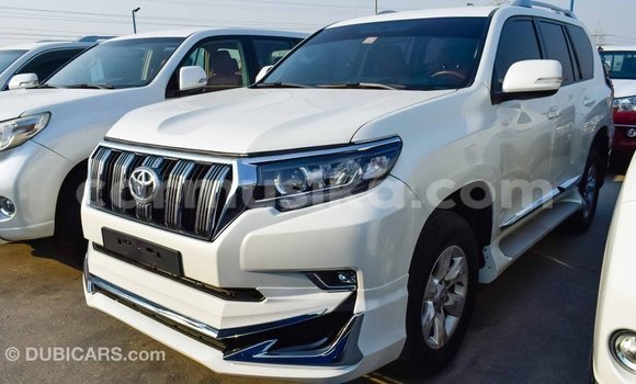 Acheter Import Voiture Toyota Prado Blanc à Import - Dubai, Harare Acheter Import Voiture Toyota Prado Blanc à Import - Dubai, Harare