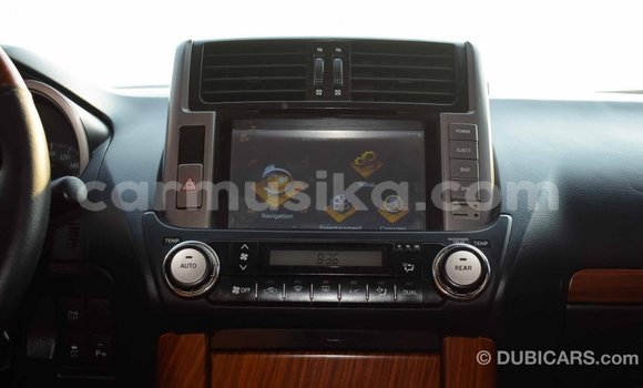 Acheter Import Voiture Toyota Prado Blanc à Import - Dubai, Harare Acheter Import Voiture Toyota Prado Blanc à Import - Dubai, Harare