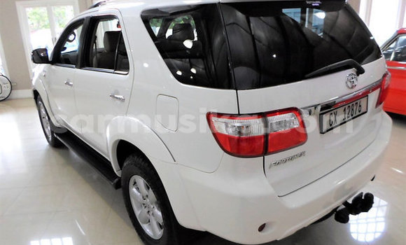 Acheter Occasion Voiture Toyota Fortuner Blanc à Harare, Harare Acheter Occasion Voiture Toyota Fortuner Blanc à Harare, Harare
