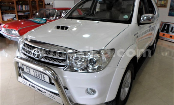 Acheter Occasion Voiture Toyota Fortuner Blanc à Harare, Harare Acheter Occasion Voiture Toyota Fortuner Blanc à Harare, Harare