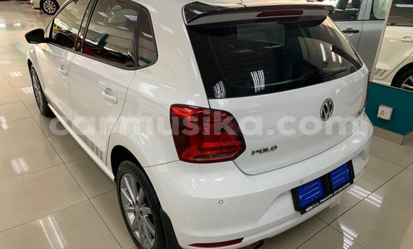 Acheter Occasion Voiture Volkswagen Polo Blanc à Beitbridge, Matabeleland South Acheter Occasion Voiture Volkswagen Polo Blanc à Beitbridge, Matabeleland South