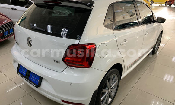 Acheter Occasion Voiture Volkswagen Polo Blanc à Beitbridge, Matabeleland South Acheter Occasion Voiture Volkswagen Polo Blanc à Beitbridge, Matabeleland South