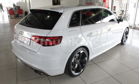 Acheter Occasion Voiture Audi S3 Blanc à Beitbridge, Matabeleland South Acheter Occasion Voiture Audi S3 Blanc à Beitbridge, Matabeleland South