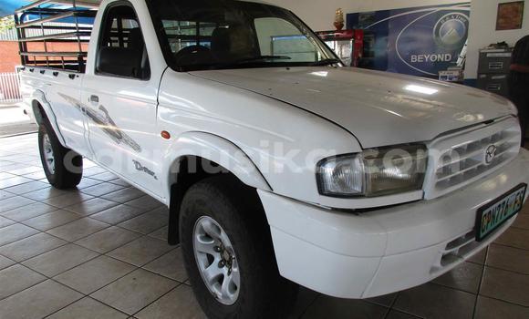 Acheter Occasion Voiture Mazda 1000 Blanc à Beitbridge, Matabeleland South Acheter Occasion Voiture Mazda 1000 Blanc à Beitbridge, Matabeleland South