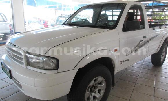 Acheter Occasion Voiture Mazda 1000 Blanc à Beitbridge, Matabeleland South Acheter Occasion Voiture Mazda 1000 Blanc à Beitbridge, Matabeleland South