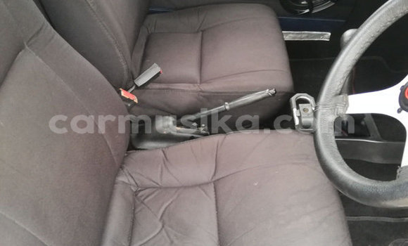 Acheter Occasion Voiture Nissan NV350 Caravan Bleu à Beitbridge, Matabeleland South Acheter Occasion Voiture Nissan NV350 Caravan Bleu à Beitbridge, Matabeleland South